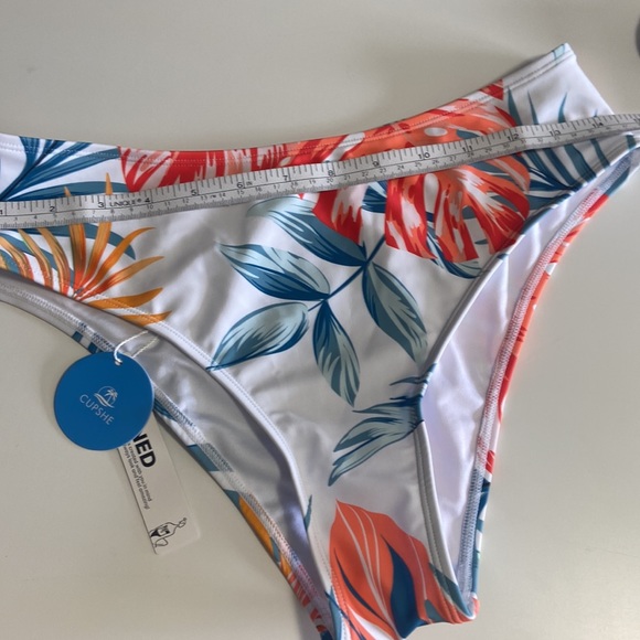 Bikini Bottoms - Picture 6 of 7